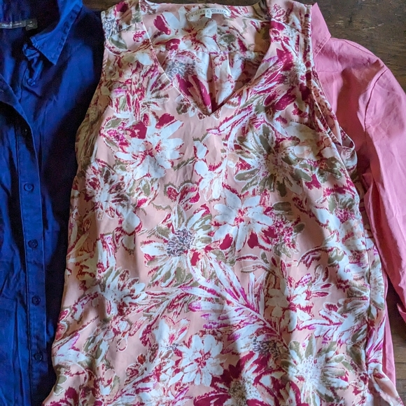 Lot of 4 Womens Sz S M Shirts Tops Short Sleeve Button - Picture 12 of 12